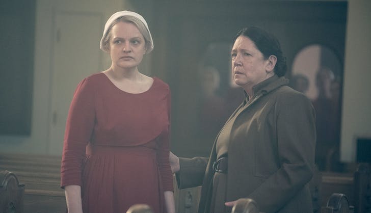 offred_and_aunt_lydia_handmaids_tale